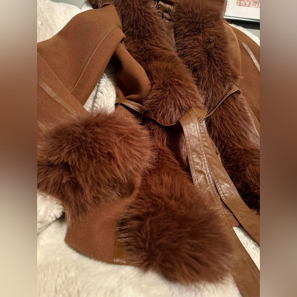 🌟Luxurious Belted Wool Coat w/faux fur trim and hood